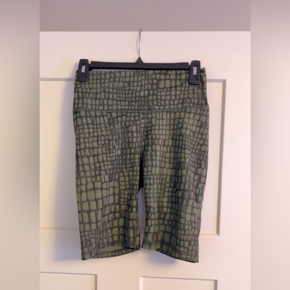Fabletics Biker Shorts - Picture 1 of 4